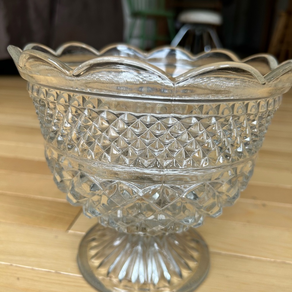 8cup clear glass pedestal bowl
